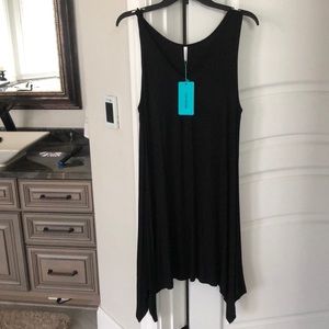 Black sleeveless dress